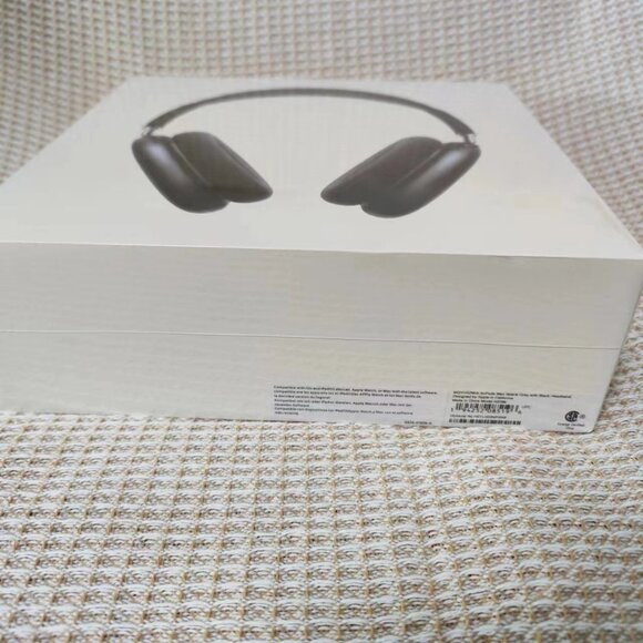 Apple AirPod Pro Max - Black, (original box) - Picture 4 of 5